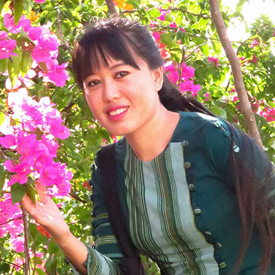 အေးဖြူဖြူခိုင်၏ ဓာတ်ပုံ